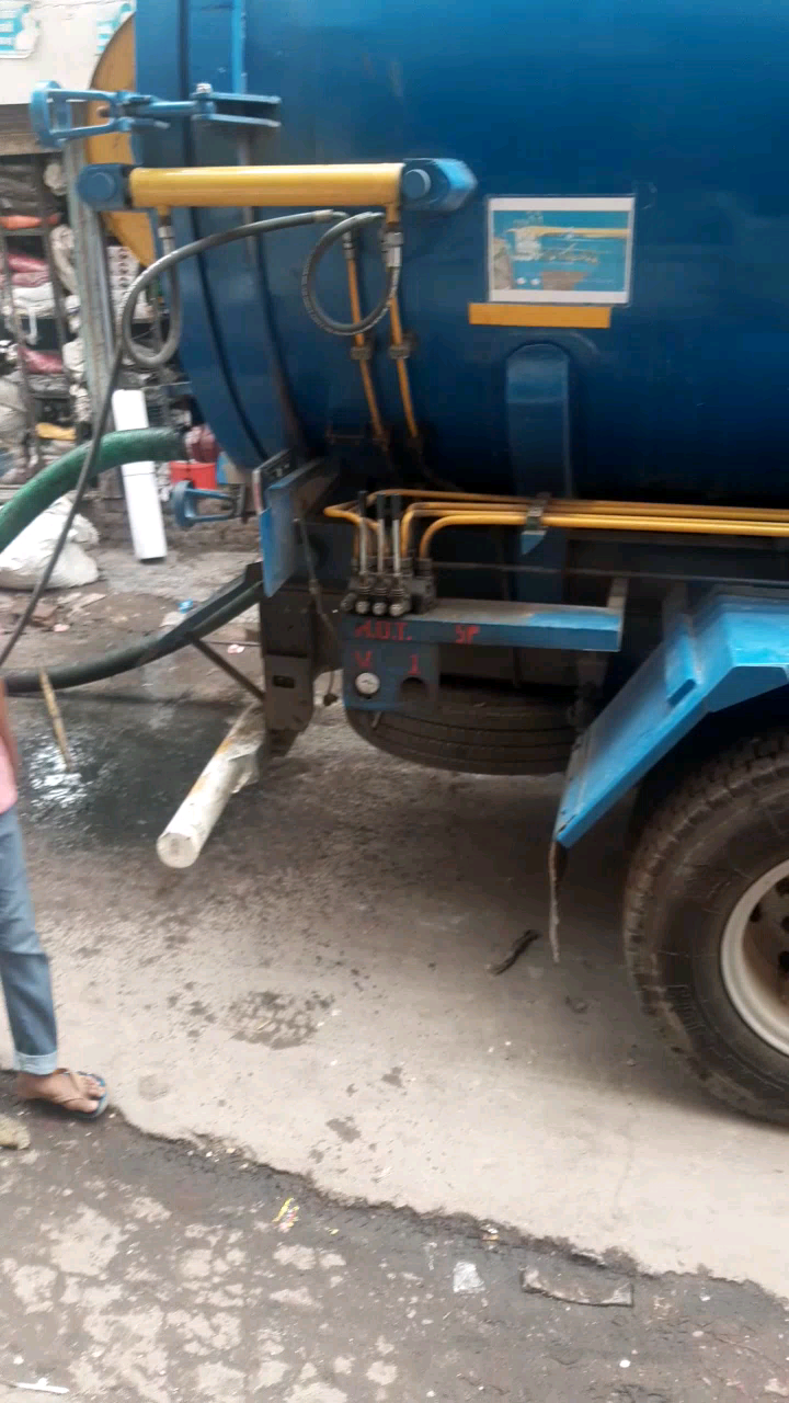 कानपुर: #kanpur #viralvideo #सीवर सफाई कमॅचारी बिनां सुरछा के काम करने पर मजबूर कोई घटनाघटित हो तो जिम्मेदार कौन?﻿@dm kanpur