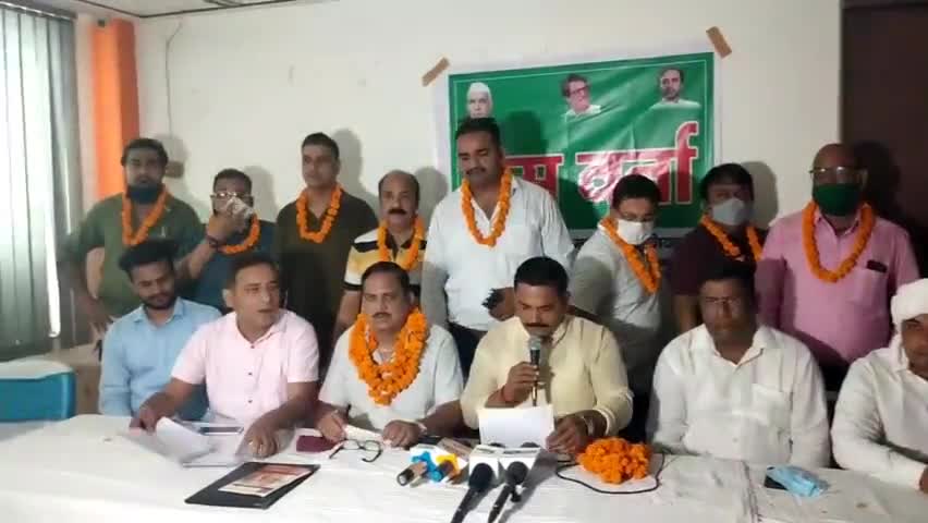 गाज़ियाबाद: City News | Hindi :- व्यापारी नेता प्रीतम लाल ने साथियों के साथ रालोद की सदस्यता ग्रहण की
#राष्ट्रीयलोकदल #पब्लिकपोस्ट