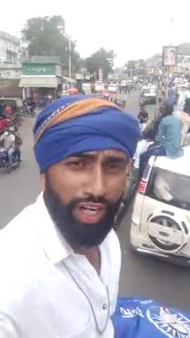 मध्यप्रदेश एक ही परिवार के 5 लोगो कि हत्या कि गई पीड़ित परिवार कि न्याय कि आवाज बुलंद करने पहुचे चन्द्रशेखर #रावण #काफिला