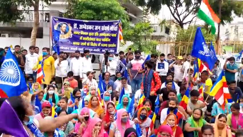 गाज़ियाबाद: City News | Hindi :- पार्किंग को लेकर सदन में होता रहा हंगामा, बाहर चलता रहा प्रदर्शन
#अंबेडकरपार्क #दलितसमाज #पार्किंग