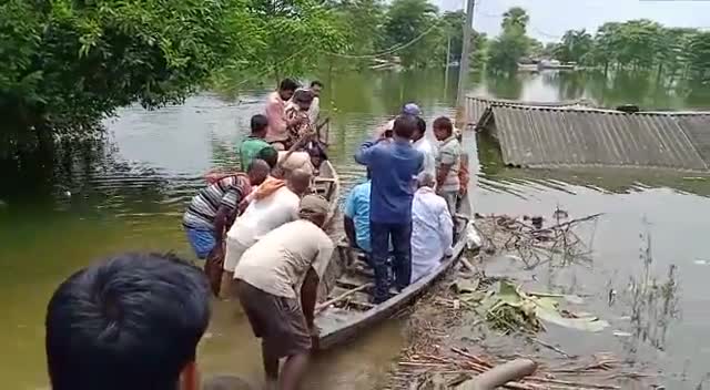 बंदरा: #क्या आप #दे सकते हैं कि पिंकी पुल#
 बांध टूट गया #बूढ़ी गंडक मौके के #तौर पर उपेंद्र कुशवा
निरंजन राय #हा