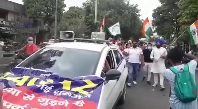 पेट्रोल डीज़ल की बढ़ती कीमतों पर,, अनोखा प्रदर्शन #petrol_diesel #wasimbihari348