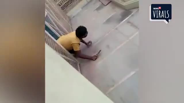 बिजली चोरी कर रहा था शख्स,   कैमरे में कैद हो गई हरकत   #follow#me#thankyou