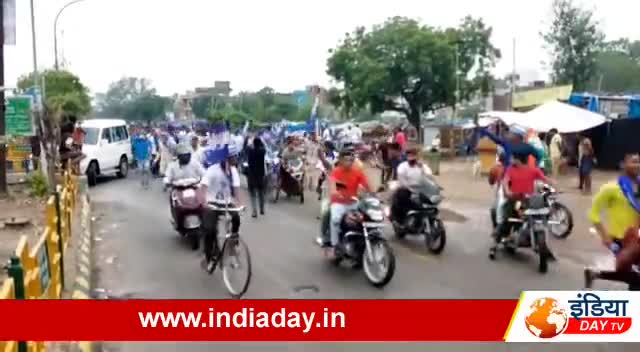 चंद्रशेखर आजाद ने कहा कि उनका नया राजनीतिक संगठन, मायावती की पार्टी का विकल्प है
#पब्लिकपोस्ट #रावण #रैली #साईकिल