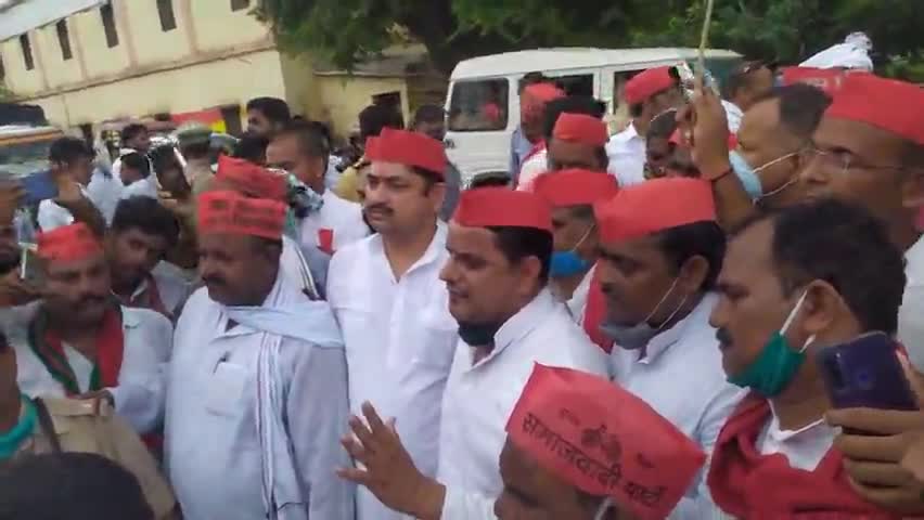 खलीलाबाद: पूर्व #एमएलसी सनी यादव ने भाजपा पर जमकर साधा निशाना उन्होंने कहा बेरोजगार भ्रष्टाचार अपराध पर अंकुश लगानेमें नाकाम सरकार