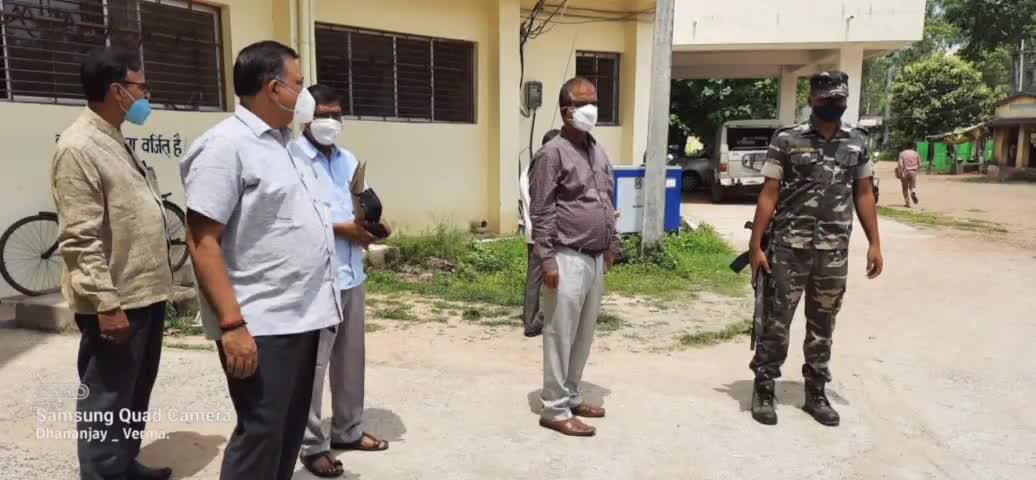 गढ़वा: डीसी द्वारा जिला कोषागार विभाग का किया गया औचक निरीक्षण
#डीसी #निरीक्षण