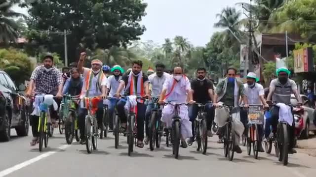 महँगाई के ख़िलाफ़ कांग्रेस की आवाज़।

Congress against #PriceHike