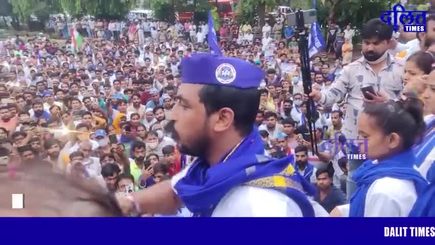ये बाबा साहब का पार्क हमारा मान सम्मान स्वाभिमान है प्रशासन इसे तोड़ने की कोशिश न करें।  जय भीम जय भीम आर्म
#गाज़ियाबाद