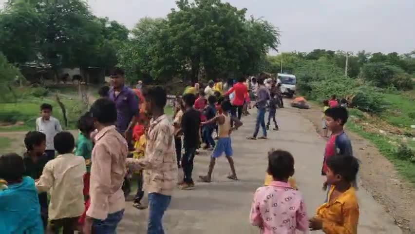 #झालावाड़ जिले के बकानी कस्बे के समीप खाचरोद गांव में इंद्रदेव को मानने के लिए निकले घास भेरूजी