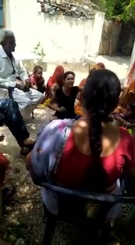 वीडियो सभी ने देखा कागजी कार्रवाई भी हुई लेकिन एक्शन नहीं आज भी राजनेता बेटी को दबा रहे हैं और स्वयं ऊपर बैठा#सुनीता