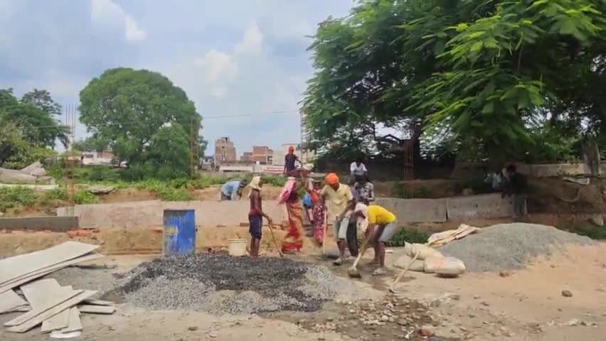 गढ़वा: सोनपुरवा में रामबांध तालाब के सुंदरीकरण का कार्य हुआ शुरू
#तालाब