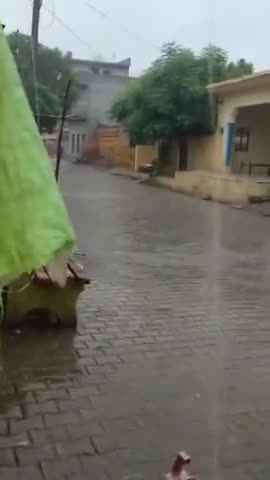 खतौली: #खतौली क्षेत्र के गांव कढ़ली में जोरदार बारिश से लोगों को मिली गर्मी से राहत # बारिश