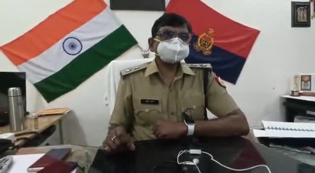 थाना बृजमनगंज में एसएसबी के सिपाही राम साहनी द्वारा एक महिला के पेट पर लात मारने से महिला के #newstimebharat
