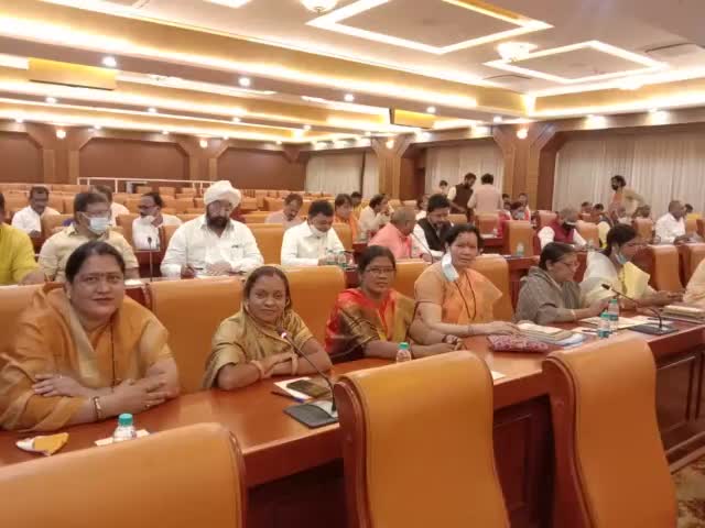 भाजपा प्रदेश उपाध्यक्ष श्रीमती उद्देस्वरी पैकरा जी प्रदेश कार्यसमिति बैठक में सम्मिलित हुई 
#bjpchhatiisgarh