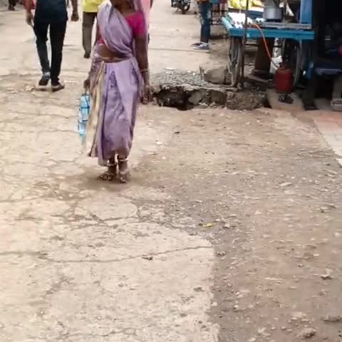 मक्सूदनगढ़: लटेरी रोड बस स्टैंड पर हो रहा गड्ढा यहा आए दिन होती है घटनाएं #acccident #govt