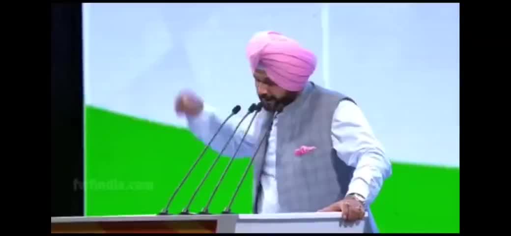 पंजाब कांग्रेस के नये प्रदेश अध्यक्ष नवजोत सिंह सिद्धू जी को बधाई एवं शुभकामनाएँ।
#NavjotSinghSidhu