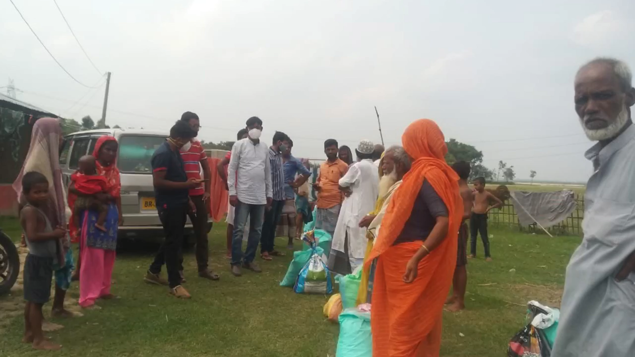AIF gave ration kits to 35 families at #Amour and #Baisa blocks who were displaced by River Kankai