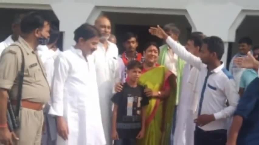 सेवराई: जमानिया विधायक सुनीता सिंह ने युवा नेता शाहिर खान से मुलाकात कर दी ईद पर्व की मुबारकबाद #ईद_पर्व