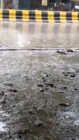 सीतापुर: Sitapur Mein Chhoti line per Hui Ki jamke Barish #भारत_श्रीलंका
