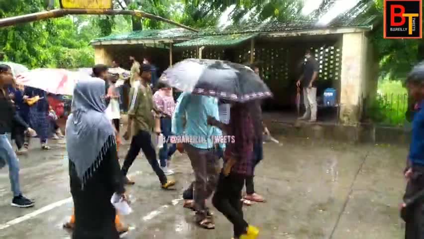 #बरेली: बरेली कॉलेज में कोविड गाइडलाइंस की उड़ी धज्जियां , प्रबंधन नही दिखा पूरी तरह तैयार।
#Bareilly_College #BCB