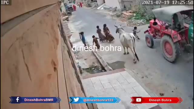 चमत्कार! ट्रैक्टर के टायर के नीचे आया 4 साल का मासूम,लेकिन भगवान भी बच्चों के अंदर ही होता हैं #oplive #barmer