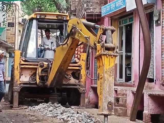 राजगढ़: कालीपीठ बाजार में यह नल की लाइन का रही है#modi_job_doकब @