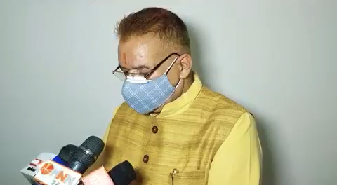 देहरादून: सैन्यधाम निर्माण को लेकर पत्रकार मित्रों से वार्ता की। 


 #सैन्य