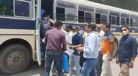 नोखा के बेरासर में उपचुनाव होने हैं उसके जिला कलेक्टर कार्यालय में सभागार में हुए प्रशिक्षण के बाद  बीकानेर से आज टीमें हुई रवाना #electionupdate #nokha #newsofindia