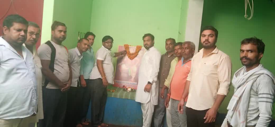 दक्ष प्रजापति महाराज की जयंती मनाई गई जिसमें अनूप शहर के प्रजापति समाज के सभी लोग मौजूद रहे#ykp