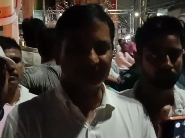 #दुर्गावती में पाँच भाईयों के दर्दनाक सड़क हादसे में मौत हो गयी जिसका कैंडल मार्च भाईयों ने भभुआ में निकाला दुखद