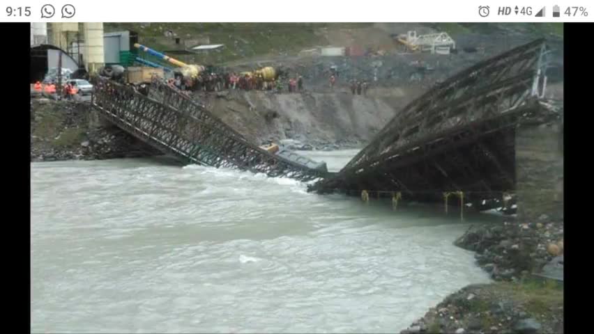 हिमाचल प्रदेश में भूखलन से टूटा पल 9 पर्यटक के मौत 2 घायल #हिमाचलप्रदेश #पल #bridge #चट्टान