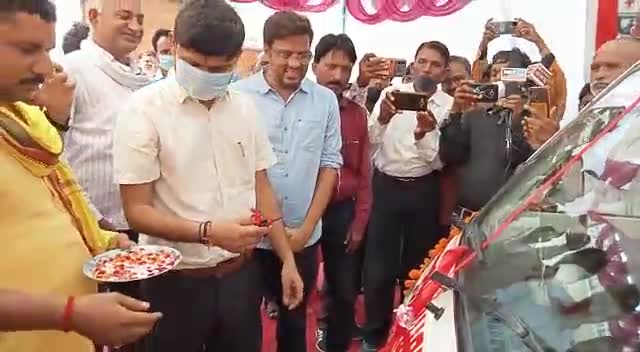 #हैदर गढ़: ग्रामीणों की समस्या को देखते हुए ग्राम प्रधान ने मुहैया कराई ग्राम एंबुलेंस जिसका उद्घाटन तहसीलदार द्वार....