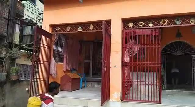 सावन का सोमवारी का पहला दिन वार्ड नंबर 12 में सैनिटाइज करवाते हुए सभी मंदिरों में
🙏🕉️😇
#sanitize #covidupdate