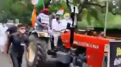 किसानों की आवाज़ लेकर ट्रैक्टर से पहुंचे संसद
श्री #राहुल_गांधी जी
#anil_parmar
#anilparmar
#congress #inc #कोंग्रेस