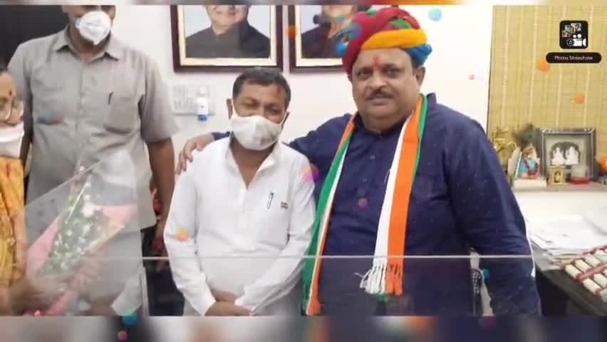 जयपुर आवास पर चिकित्सा एवं स्वास्थ्य मंत्री आदरणीय # डॉ रघु शर्मा जी के जन्मदिन पर चूरू शिष्टमंडल ने दी बधाई।#जमील चौहान