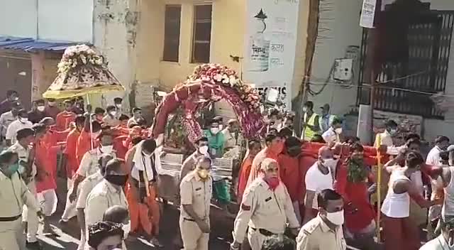 भिंड नगर: : प्रथम दर्शन बाबा महाँकाल के सावन मास की प्रथम सवारी के लिए सज धज कर तैयार है राजाधिराज ❤️
 #mahakaleshwar_ujjain