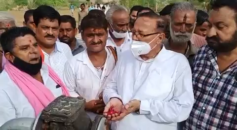 जलदाय मंत्री ने सियाणा में किया नलकूप का उद्घाटन #bikaner #nic #newsupdates