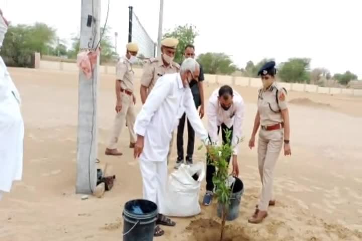 #श्रीडूंगरगढ़़ क्षेत्र के #सेरूणा थाना परिसर में एसपी प्रीति चंद्रा जी के साथ पौधारोपण, थाने का किया निरीक्षण #MLASdgh