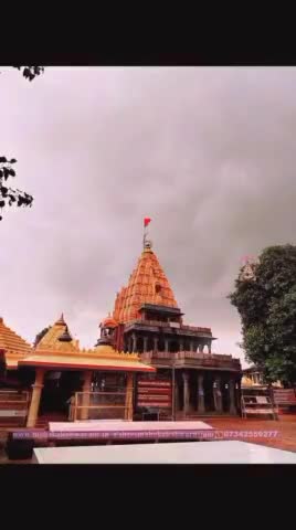 सहस्रं तु पितृन् माता गौरवेणातिरिच्यते।। 
दस उपाध्यायों से बढ़कर एक #आचार्य होते हैं, सौ आचार्यों से बढ़कर #पिता होते है