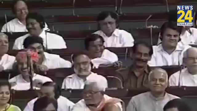 तेजस्वी यादव हमसे भी बहुत आगे निकल चुके हैं. किसी को बनाने से नहीं होता है, खुद बनन पड़ता है. - #lalu_yadav