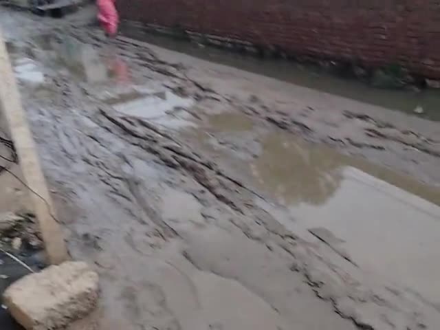 पलवल: मोहन नगर पलवल रेलवे स्टेशन वाला रोड का# किस तरह से बुरा हाल है लोगो को बहुत ही परेशानी का सामना करना पड़ रहा है #पलवल