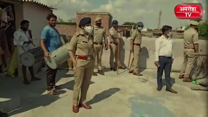 जिला बदर अपराधी भूरा प्रशासन की आंखों में धूल झोंककर बना ग्राम प्रधान, 67 लाख की संपत्ति हुई कुर्क।

#amrohatv #Amroha #
