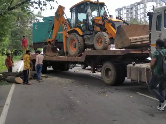 हाईवे पर जाम ।
#dehraduncity