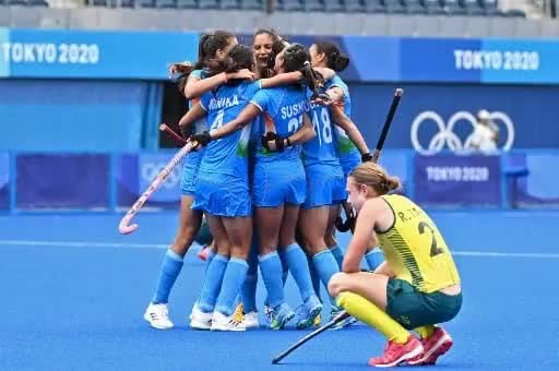#TokyoOlympic : भारतीय हॉकी महिला टीम में ऑस्ट्रेलिया को दी Olympics में पटखनी... 😍
Proud Moment for Us 😇
#Tokyo2020
