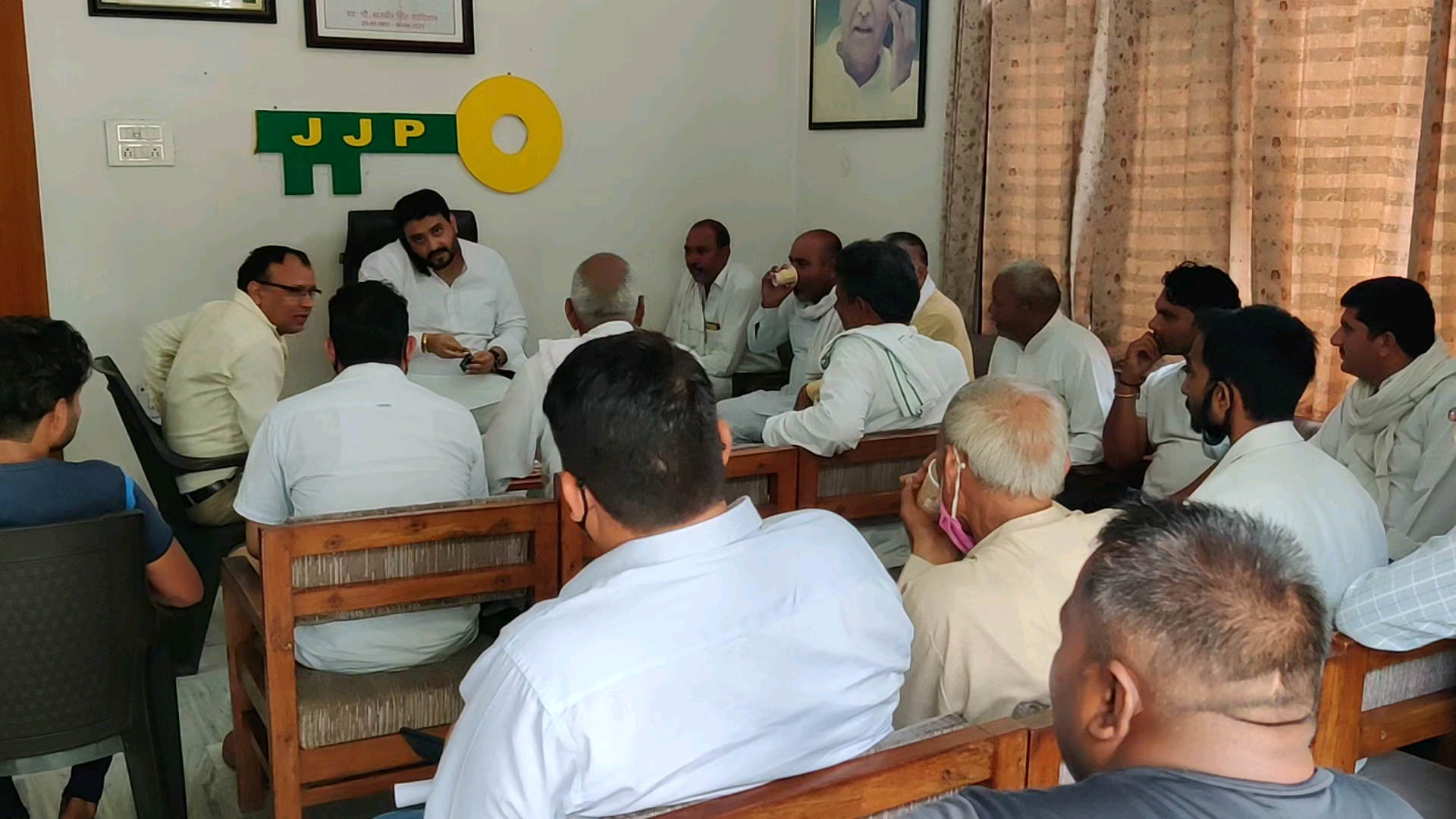 पानीपत: #नेता_नही_बेटा 

अपना पूरा समय खुद को बेहतर करने में लगाओ  
एक दिन सफलता जरूर मिलेगी 
#devenderkadian