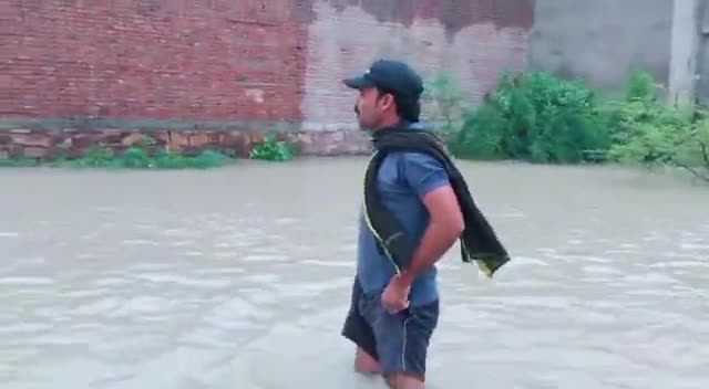 #अंता में बने बाढ़ के हालात कांग्रेस अल्पसंख्यक विभाग की टीम ने किया वार्ड का निरीक्षण जाने लोगों के हाल किसी के मकान गि