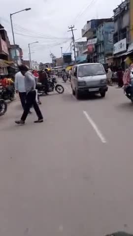 मास्क का इस्तेमाल बन्द , सभी बिना मास्क के रहे घूम , तीसरी लहर से कोई डर नहीं😡#कोरोना #corona #Nanpara #mask #bahraich