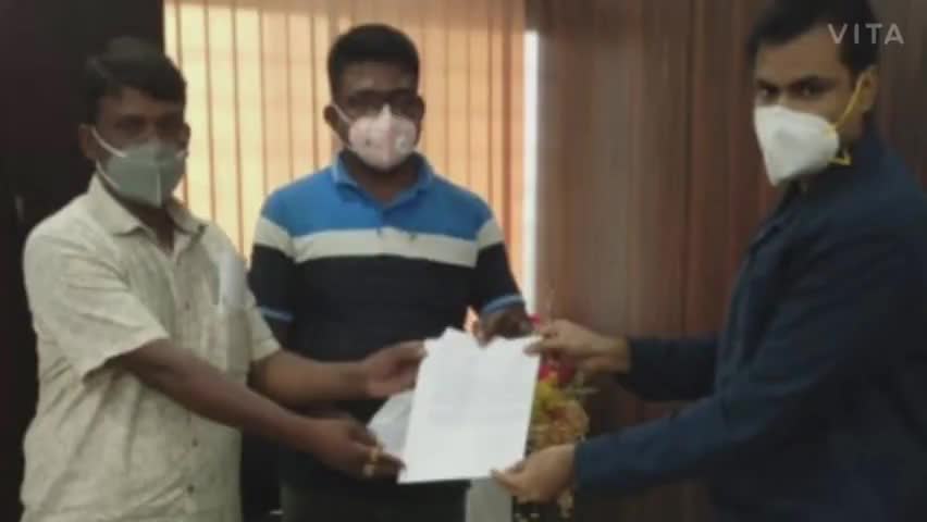 सरायकेला: मनरेगा मजदूरों के मज़दूरी भुगतान को लेकर आजसू पार्टी के जिला सचिव अजय कुमार महतो ने डीसी को सौंपा ज्ञापन #आजसू