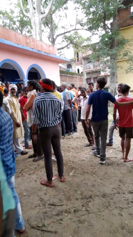 चेनारी: #चेनारी प्रखंड के मिडिल स्कूल बनावली में कोरोना वैक्सीन को लेकर उमड़ा जनसैलाब