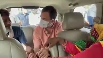 दर्द बहुत है इस दुनिया में,
दर्द को गले लगाने वाला चाहिए...
#DelhiRapeCase